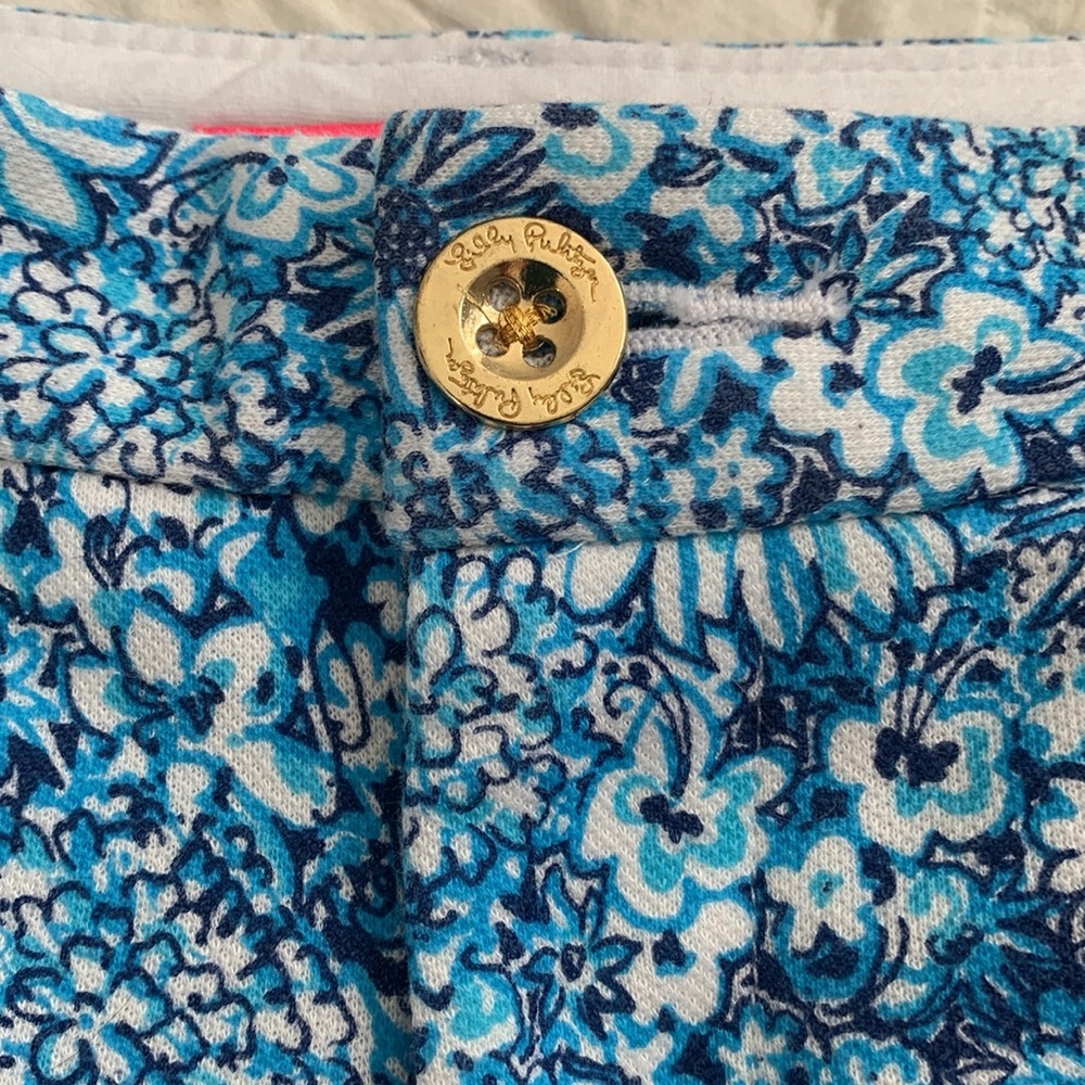 Lilly Pulitzer knit shorts size 10 blue floral. Great used condition. - Picture 3 of 4